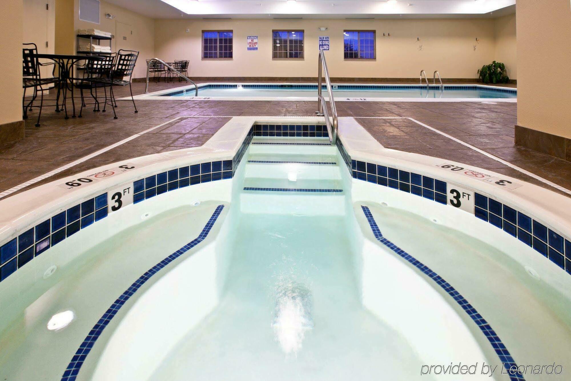 Candlewood Northwest By Ihg Hotel Indianapolis